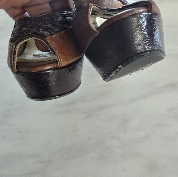 Michael Michael Kors Open Toe Pump Heels Women Sz 5.5M Brown Leather Logo - Picture 12 of 16